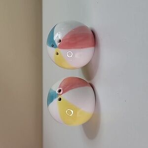 Cracker Barrel Beach Ball Shakers